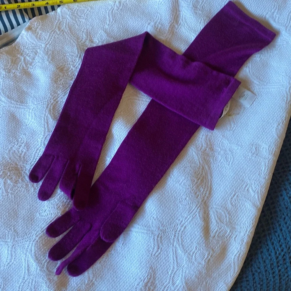 Trina Turk -NWT 20” long 100 % Merino Wool Knit Evening Gloves O/S fits most